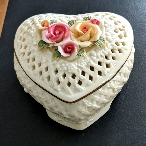 Ceramic trinket box - Picture 1 of 4